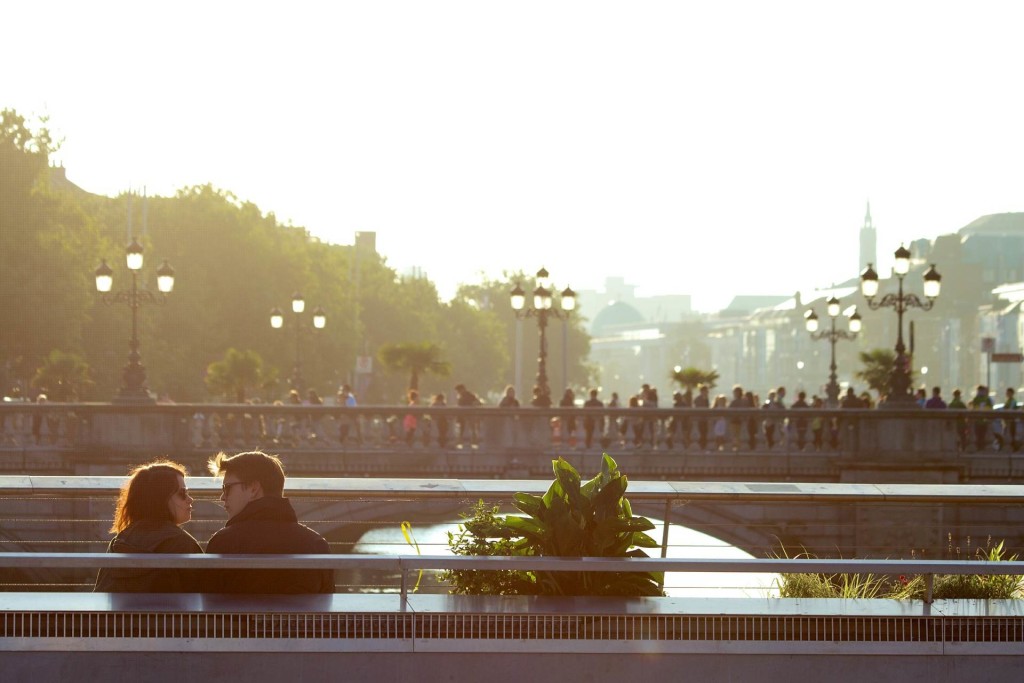 paris-couple-web